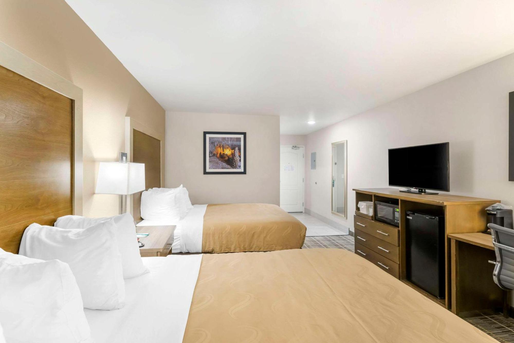 Quality Inn & Suites Carlsbad Caverns Area Exterior photo